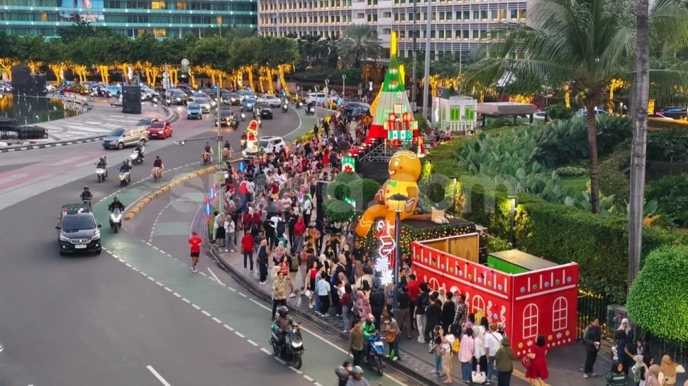 Magis Natal di Jantung Jakarta: Kala Bundaran HI Bersolek dalam Lautan Cahaya
