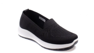 Wajib Punya! 7 Sneaker Lokal Kembaran Skechers Go Walk Ori yang Lebih Nyaman