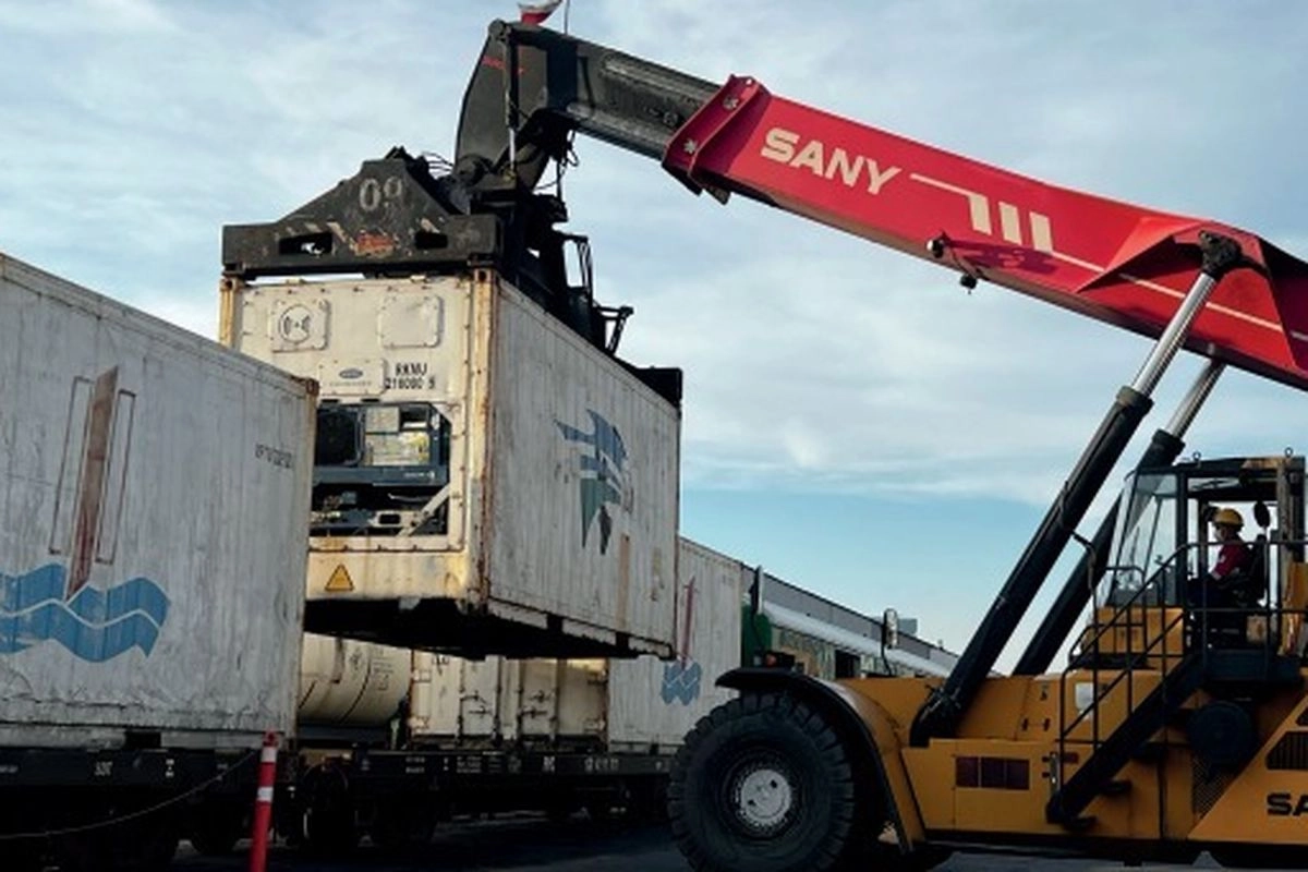 Distribusi Pangan Segar Saat Nataru, KAI Logistik Andalkan KA Kontainer Reefer