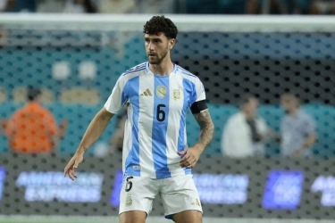 Marcos Senesi Tawarkan Diri ke Barcelona di Bursa Transfer Januari