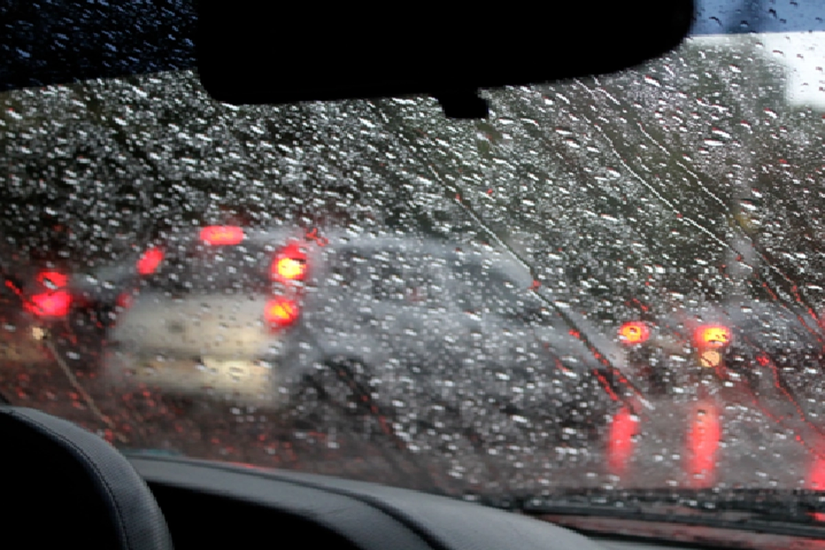 Waspadai Hujan Lebat Selama Libur Natal dan Tahun Baru 2026, di Mana Saja?