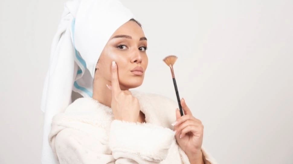 7 Bedak untuk Wajah Mudah Berkeringat saat Kepanasan, Formulanya Ringan