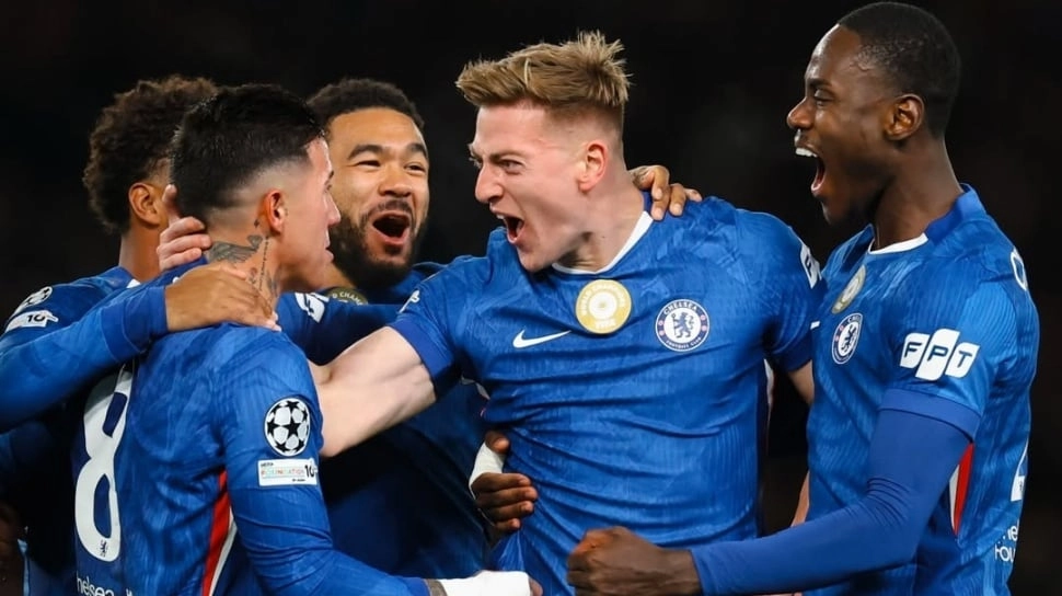 Enzo Maresca Pastikan Estevao dan Liam Delap Siap Tampil Lawan Aston Villa