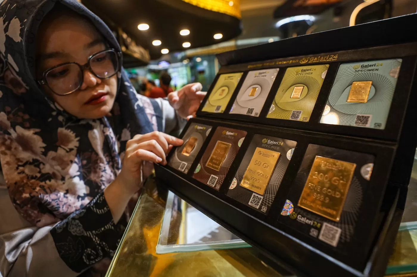 Harga Emas di Pegadaian Kompak Naik, UBS Meroket Rp 23.000 Sentuh Rp 2.612.000 per Gram