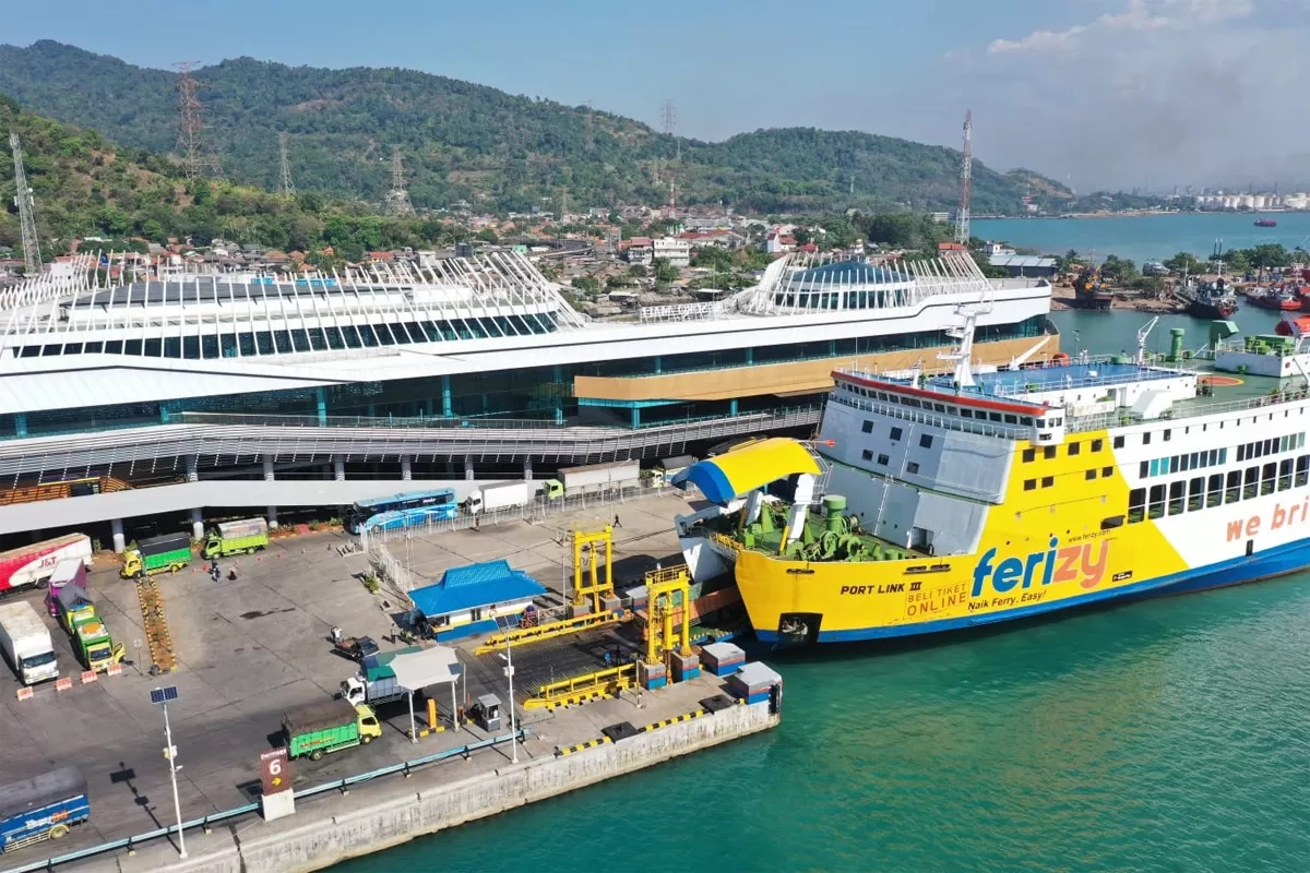Penumpang Kapal Penyeberangan Melonjak 24% di Mudik Natal 2025, Kemenhub Antisipasi Cuaca Ekstrem