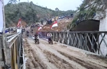 TNI AD Tuntaskan Pembangunan Jembatan Bailey Weh Paseh Aceh