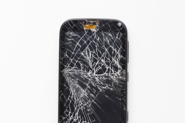 13 Kebiasaan yang Tanpa Disadari Dapat Merusak HP, Hati-hati