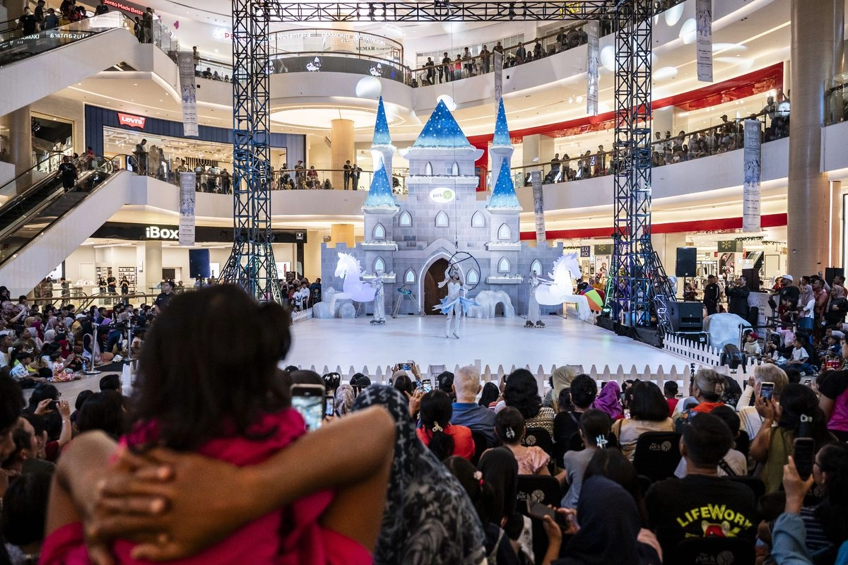 Ekonomi Menunggu Pulihnya Kepercayaan