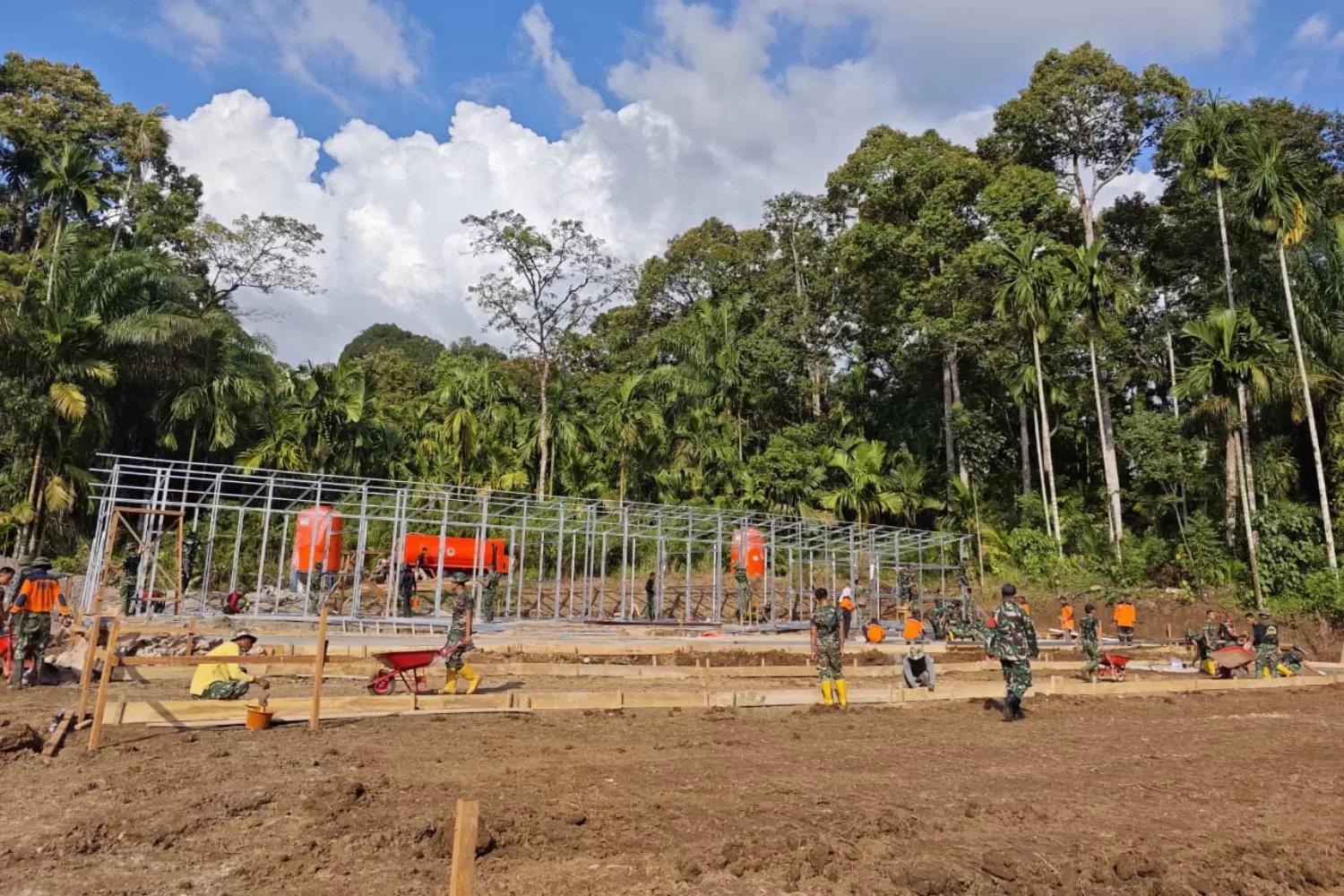 Penuhi Kebutuhan Pengungsi, BNPB Maksimalkan Pembangunan Huntara di Kabupaten Agam