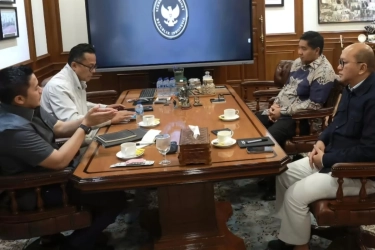 Seskab Teddy: Pemerintah Mulai Bangun 15 Ribu Hunian bagi Warga Terdampak Bencana Sumatera