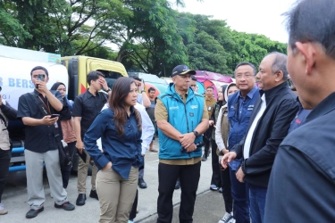 Tanggap Bencana Aceh Tamiang, Menkomdigi Hadir dengan Bantuan dan Sapaan Penuh Empati