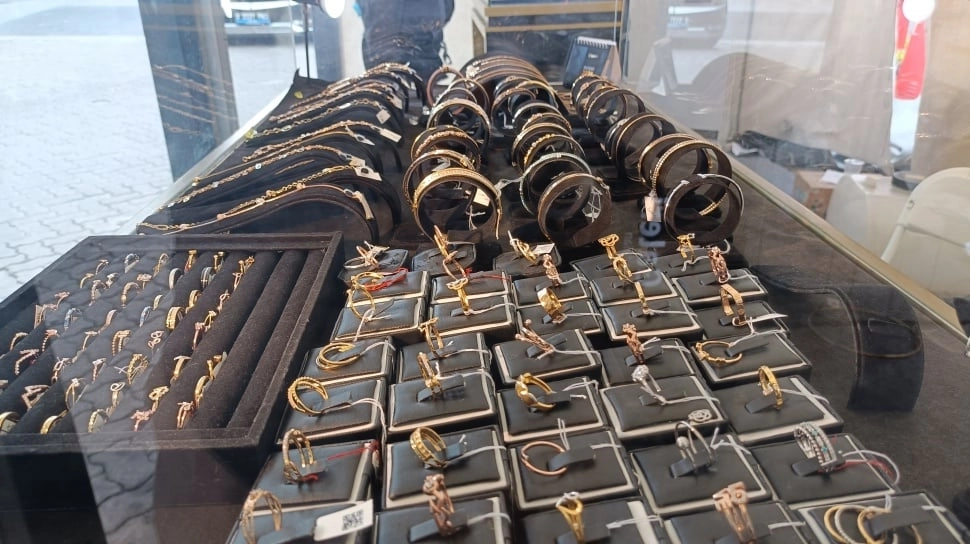 Harga Emas Kompak Meroket: Galeri24 dan UBS di Pegadaian Naik Signifikan!