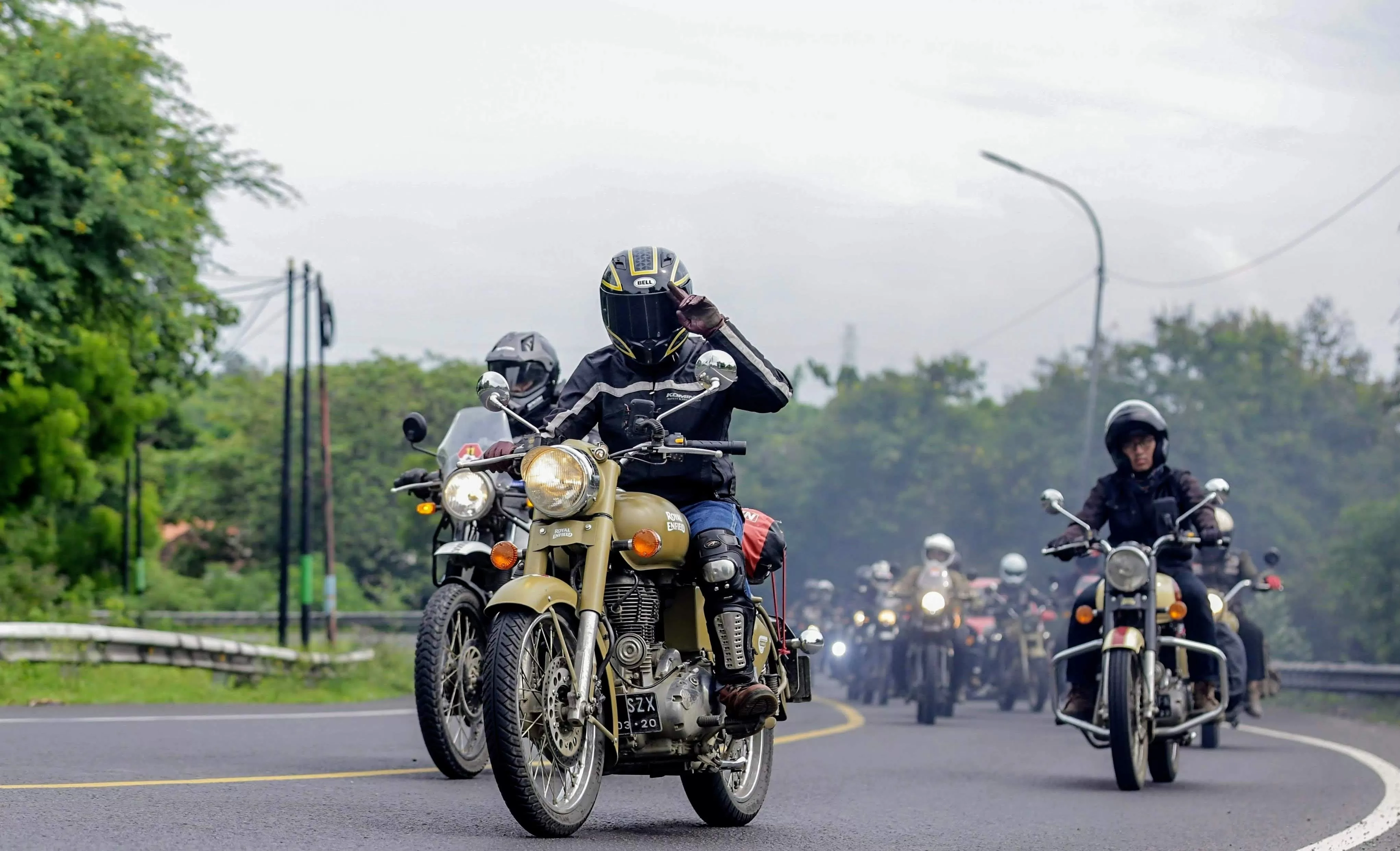 Jangan Nekat Touring saat Tahun Baru Tanpa 7 Aksesori Wajib Ini