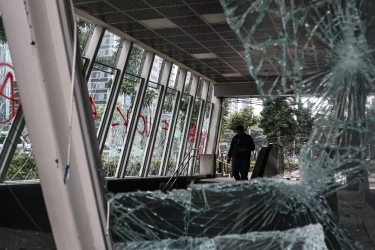 Kaleidoskop 2025: Tagar Indonesia Gelap Berujung Kerusuhan Akhir Agustus, hingga Penjarahan Rumah Anggota DPR