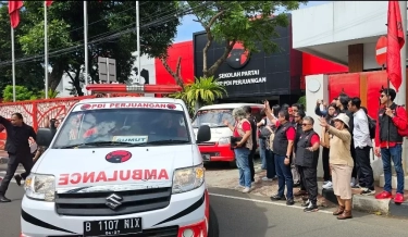 Lepas PDIP Bantuan ke Lokasi Bencana Sumatera, Ribka Tjiptaning Minta Relawan Harus Siap Tidak Mandi dan Lapar