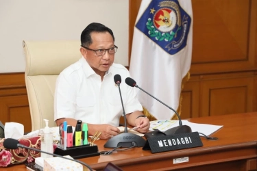 Mendagri Ungkap Sudah Produksi 63.230 Dokumen Dukcapil Gratis Bagi Korban Banjir