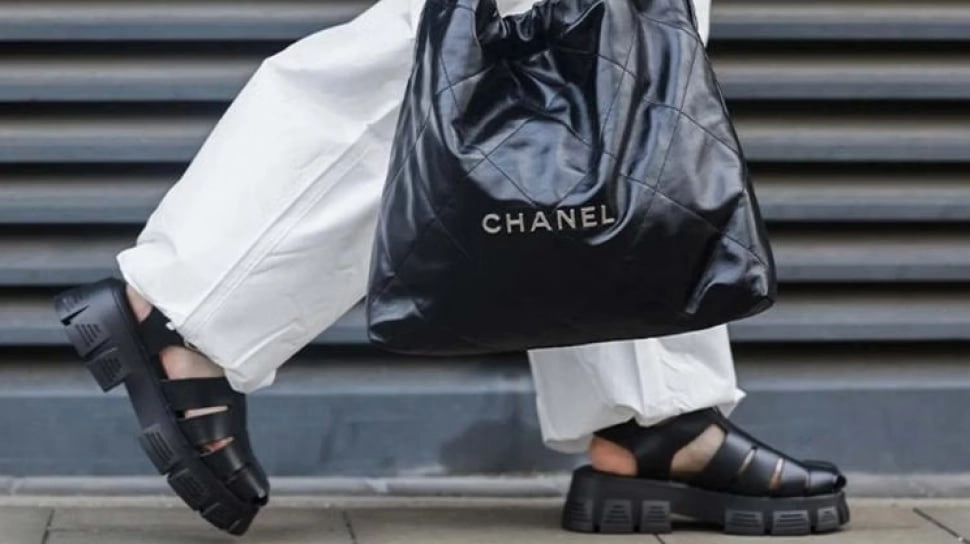 5 Sandal Jelly Lokal Terbaik Bikin Melissa Minder, Kualitas Juara Tak Perlu Diragukan!