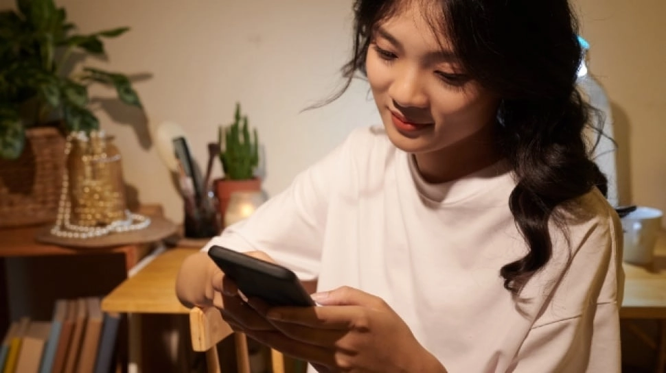 9 Cara Mendapatkan Uang dari HP dan Internet Tanpa Harus ke Kantor