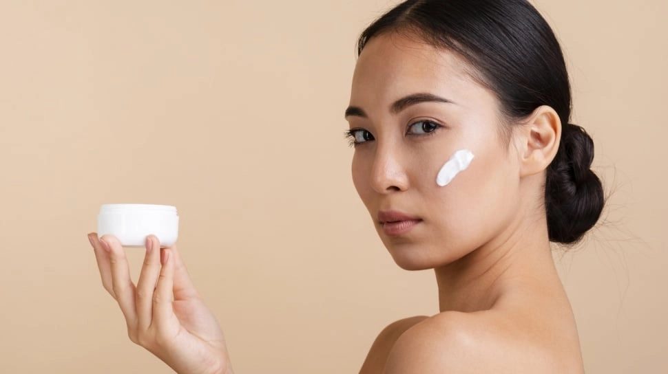 5 Rekomendasi Moisturizer untuk Mengecilkan Pori-Pori, Lengkap dengan Tips Memilihnya
