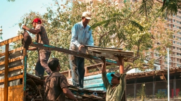 OJK Lirik Pekerja Informal untuk Masuk Dana Pensiun