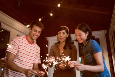 Nggak Perlu Panjang, Ini 7 Ucapan Selamat Tahun Baru pada Teman yang Bikin Berkesan