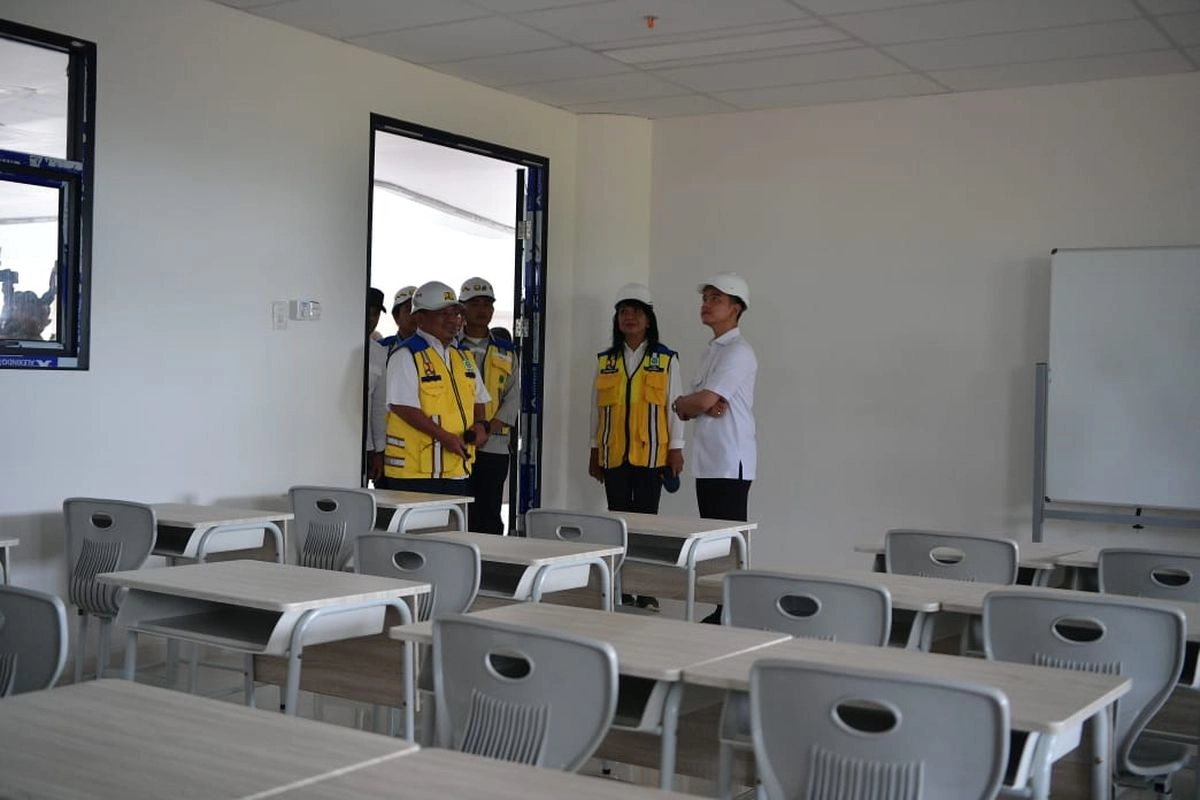 Hari Kedua di IKN, Gibran Tinjau Langsung Pembangunan SD hingga SMA