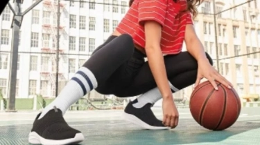 5 Sepatu Skechers yang Diskon 50% di Sports Station, Tahun Baru Gaya Baru