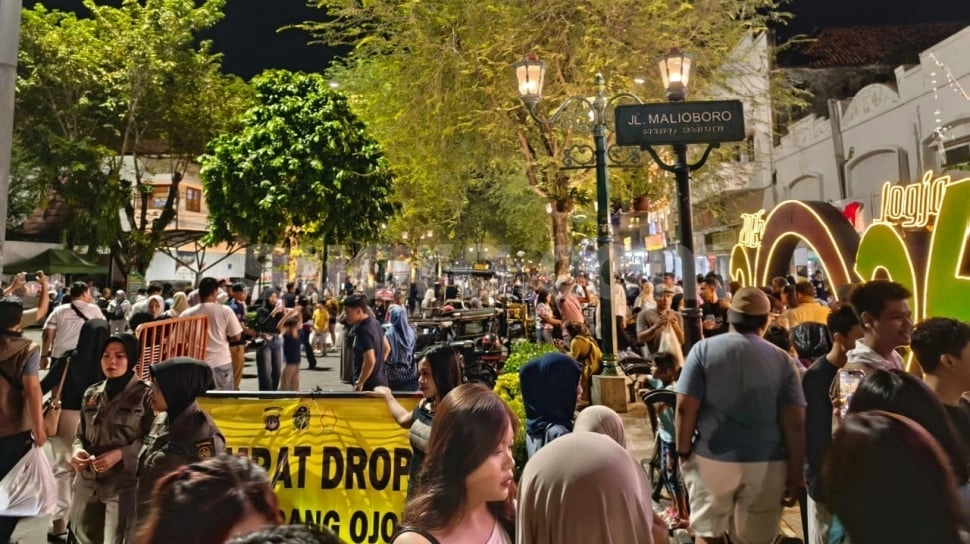 Kawasan Malioboro Steril Kendaraan Jelang Tahun Baru 2026, Wisatawan Tumpah Ruah