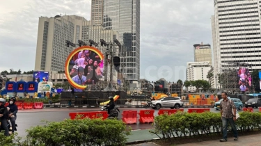 Kondisi Terkini Bundaran HI Jelang Malam Tahun Baru 2026, Warga Mulai Merapat