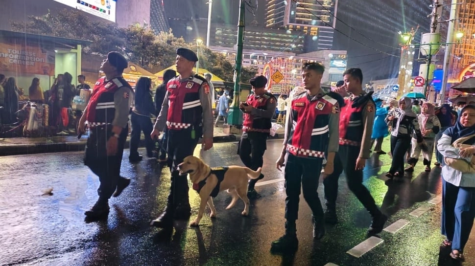 Malam Tahun Baru di Bundaran HI Dijaga Ketat, 10 K-9 Diterjunkan Amankan Keramaian