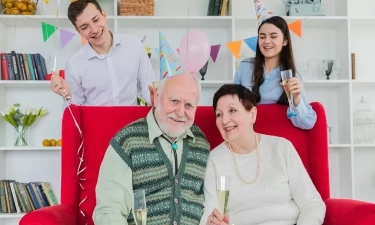 10 Ucapan Selamat Tahun Baru 2026 untuk Kakek dan Nenek: Penuh Cinta, Doa, dan Kehangatan Keluarga