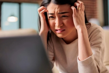 Bunga Mencekik dan Teror Tanpa Akhir, Awas Bahaya Pinjol Ilegal di Indonesia