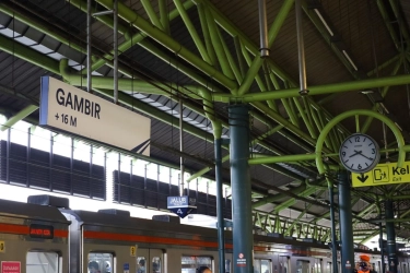 Cara ke Stasiun Gambir Naik TransJakarta, Ini Pilihan Halte dan Rute