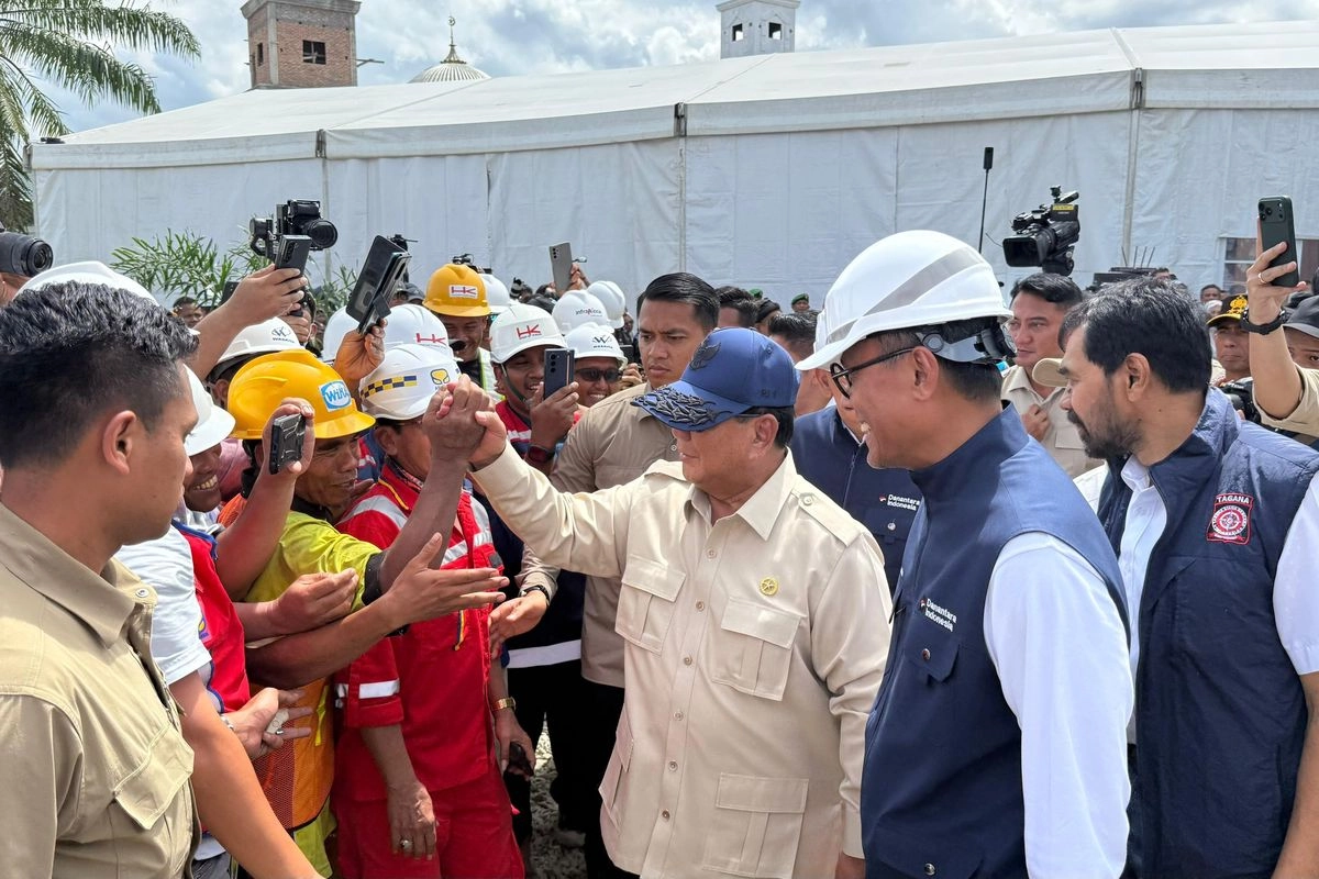 Tiba di Aceh Tamiang, Prabowo Tinjau Hunian buat Pengungsi Bareng Mualem dan Rosan