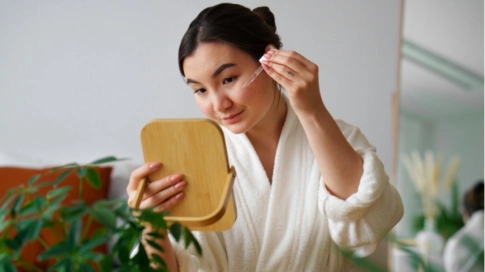 7 Rekomendasi Serum Hyaluronic Acid untuk Kulit Lembab, Cerah, dan Kenyal