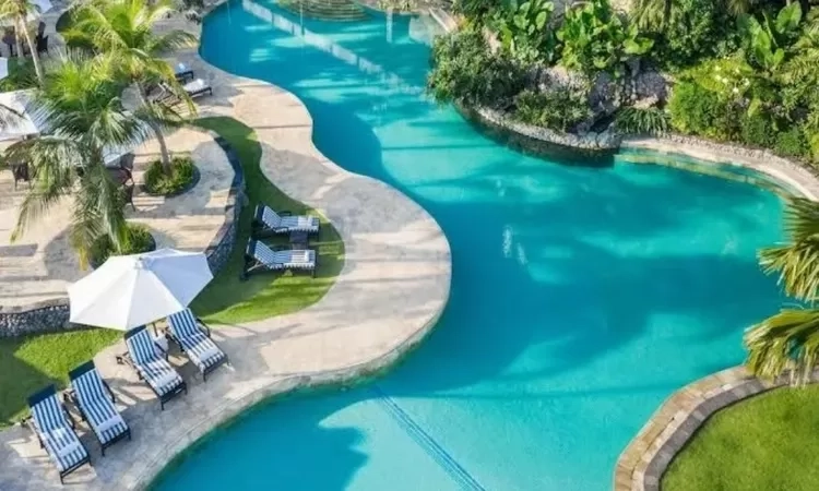 10 Top Hotel Mewah di Surabaya: Rekomendasi Staycation Berkelas di Kota Metropolitan Jawa Timur