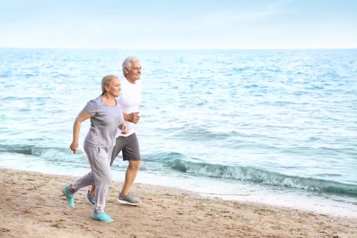 Orang-orang yang Tampak Menua dengan Lambat Sering Kali Mempraktikkan 7 Kebiasaan Pagi yang Sering Diremehkan Ini