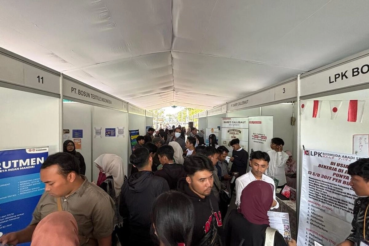 Loker-loker Seram Menghantui Gen Z: Jebakan Palugada sampai Red Flag Kekeluargaan