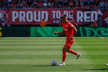 Mees Hilgers Kini Bernaung di Agen yang Sama dengan Pemain Liverpool