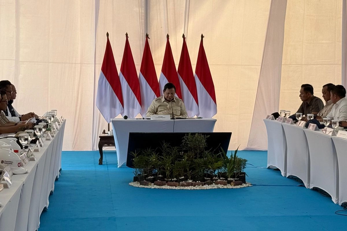 Prabowo Puji Kreativitas Bangun Rumah Korban Banjir: Tekstil Lapisi Seng