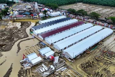 Seskab Teddy: Pemerintah Selesai Bangun 1.000 Unit Lebih Hunian untuk Korban Banjir Sumatera