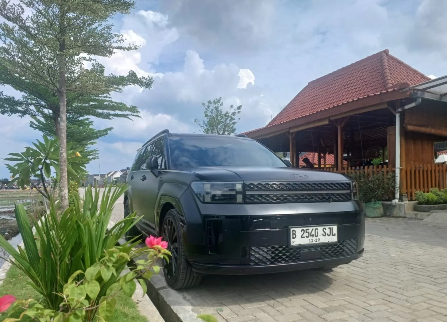 Hyundai Santa Fe Calligraphy 2.5 GDi SUV Keluarga Penuh Gaya dan Kenyamanan