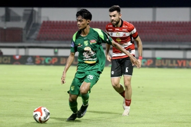 Hasil Madura United Vs Persebaya 0-1: Gol Bruno Moreira Jadi Penentu