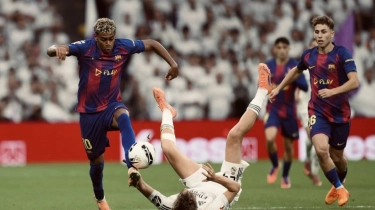 Hansi Flick Pastikan Lamine Yamal dan Dani Olmo Siap Tampil di Derby Barcelona