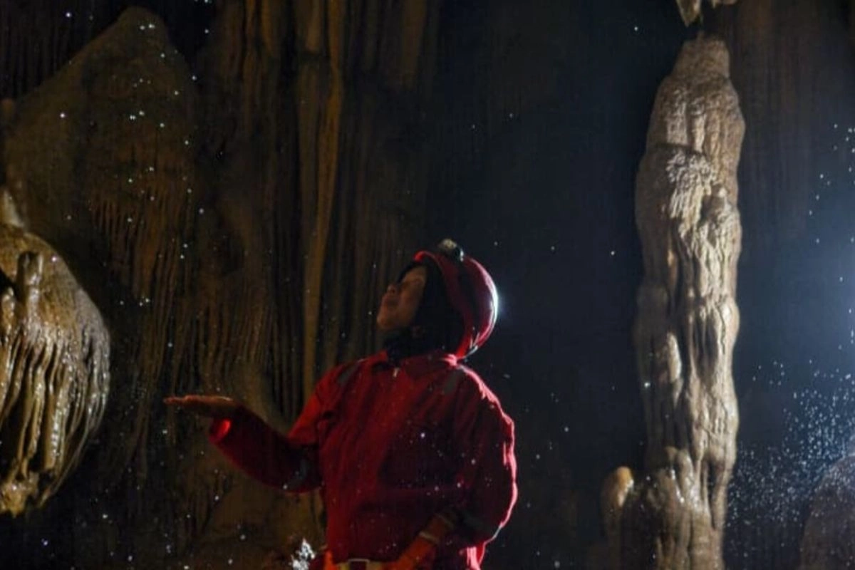 Caving Sumitro, Petualangan Bawah Tanah 1,5 Jam di Goa Kiskendo Kulon Progo