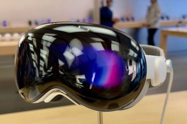 Headset VR Rp 58 Juta Ini Tak Laku Kencang, Apple Rem Produksi Vision Pro