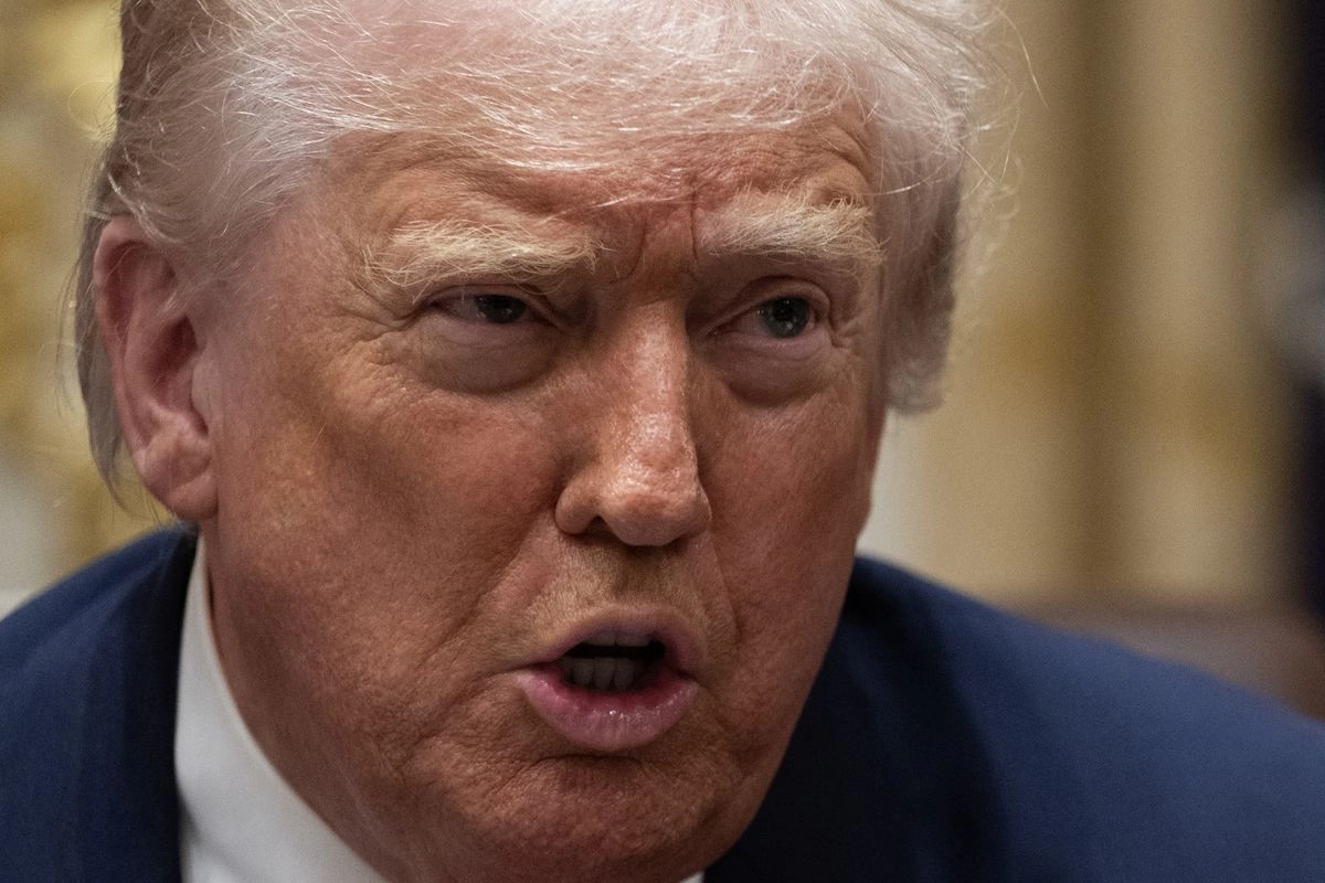 Trump Perintahkan Divestasi Aset Chip yang Dikendalikan WN China