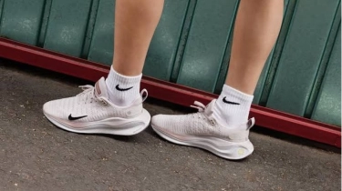 5 Sepatu Nike Diskon hingga 40% di Sneakers Dept, Kualitas Bagus Harga Miring