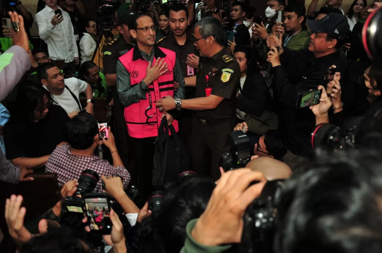 Nadiem Makarim Bacakan Eksepsi di Sidang Korupsi, Sejumlah Tokoh dan Driver Ojol Hadir Beri Dukungan