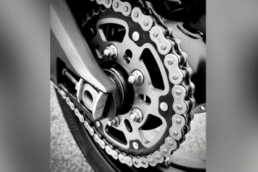 Rantai Motor Baru Disetel Tapi Cepat Kendur? Ini 4 Penyebab yang Sering Diabaikan